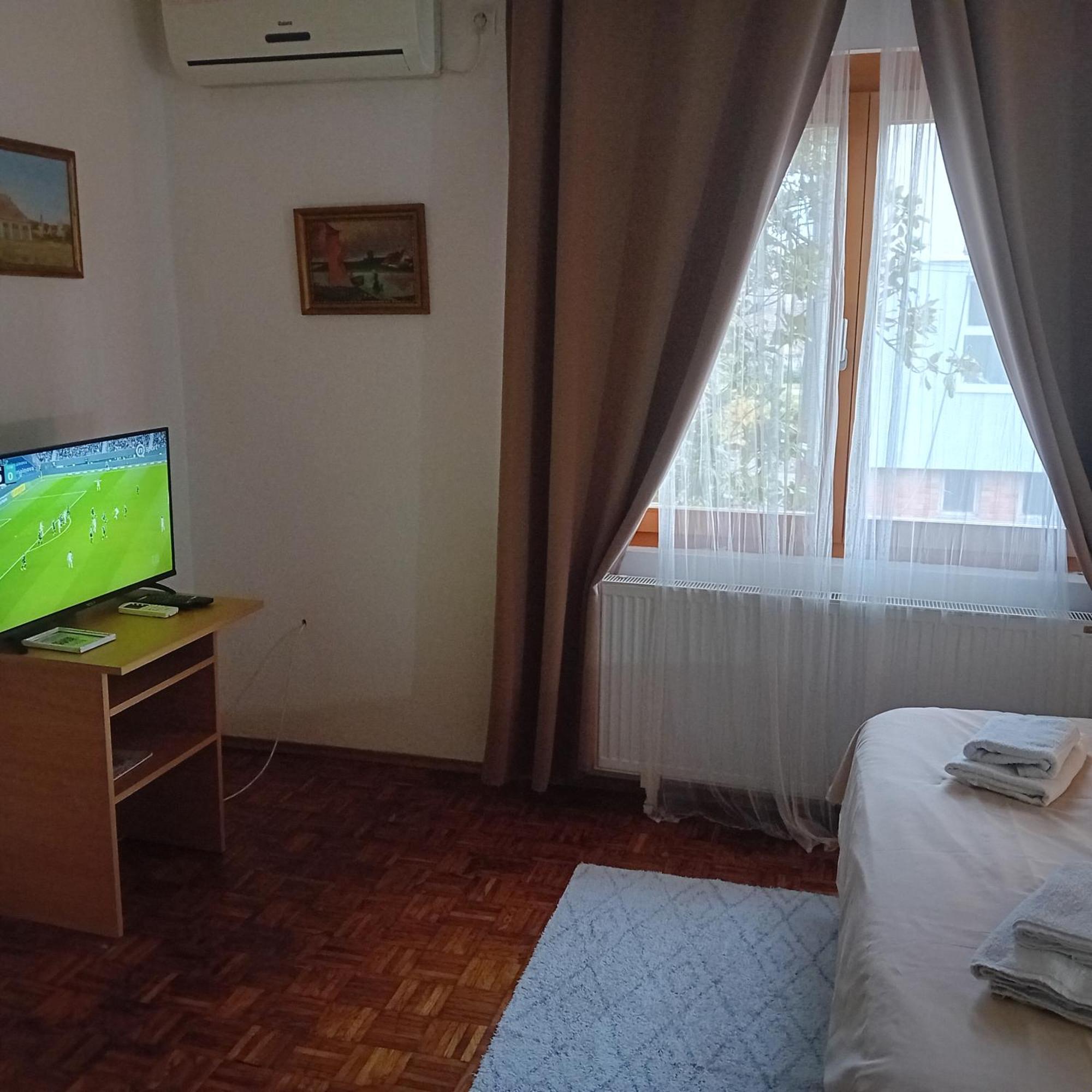 Zeravica Rooms B&B 스렘스키카를로브치 외부 사진