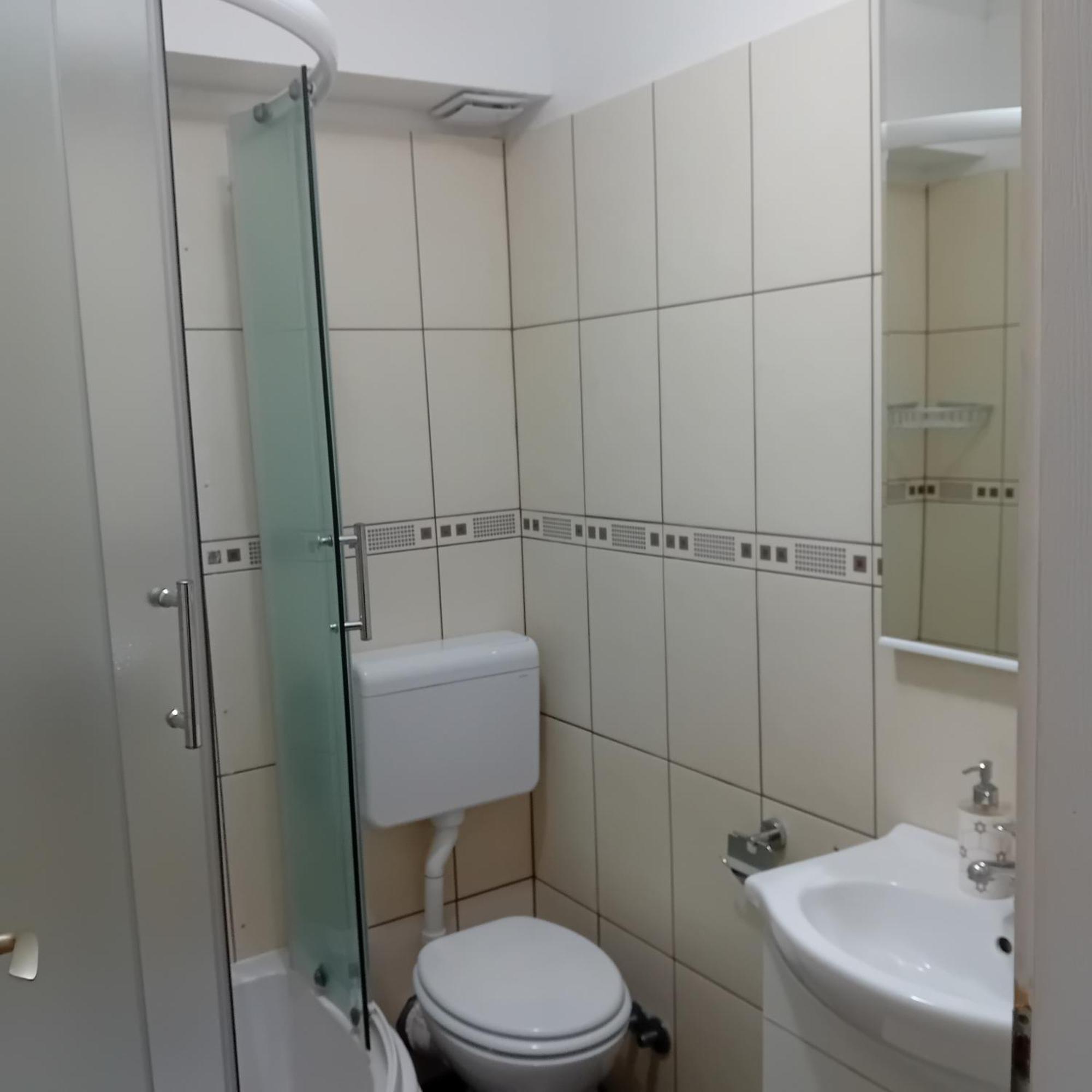Zeravica Rooms B&B 스렘스키카를로브치 외부 사진