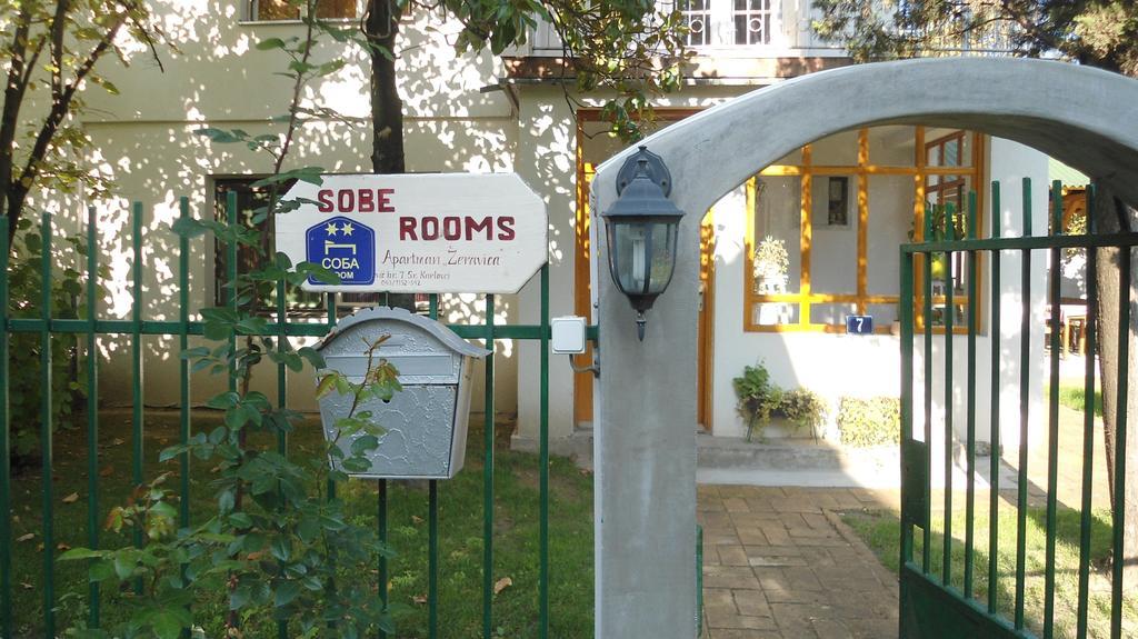 Zeravica Rooms B&B 스렘스키카를로브치 외부 사진